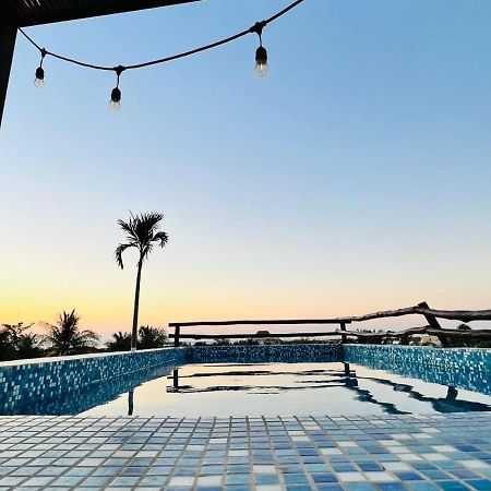 Hotel Mayari Holbox Экстерьер фото Rooftop pool at the hotel