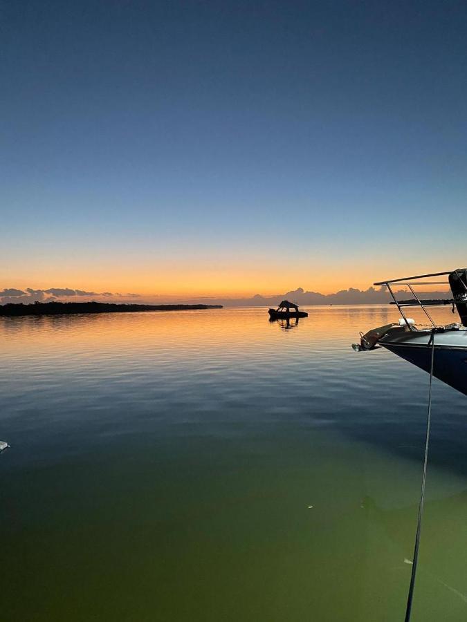 Hotel Mayari Holbox Экстерьер фото Sunset at the Marina