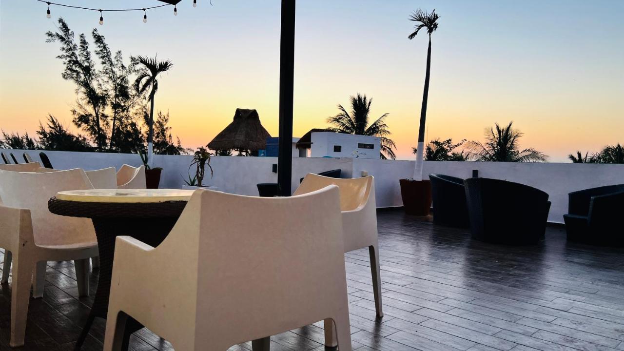 Hotel Mayari Holbox Экстерьер фото Rooftop bar in Tulum