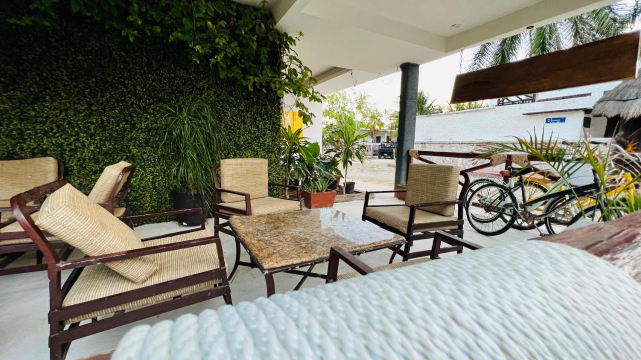 Hotel Mayari Holbox Экстерьер фото A 3D model of a patio