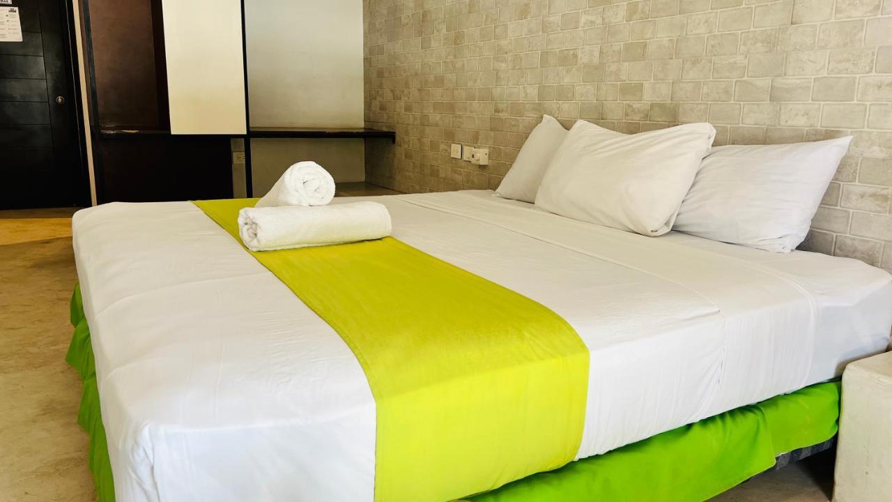 Hotel Mayari Holbox Экстерьер фото A bed runner